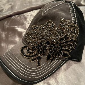 NWOT - embellished bb hat 🖤
